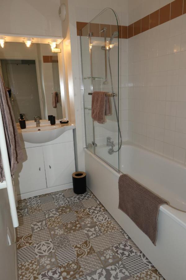 Charmant 2 Pieces Proche D Honfleur, Piscine En Saison, Parking Gratuit, Wifi Equemauville Bagian luar foto